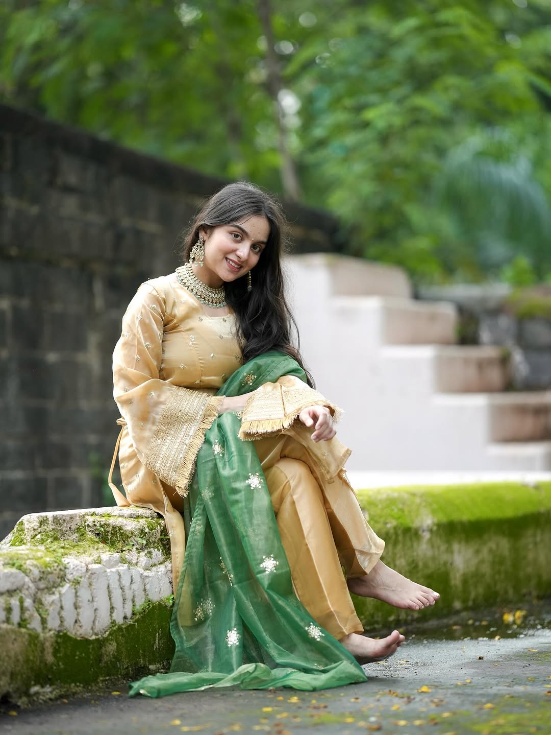 Zimmy Choo Chiku Colours Salwar Suit Set with Double Dupatta – Red & Green